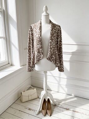 Perfectly Priscilla Leopard Print Blazer 10/12